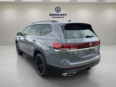 2026 Volkswagen Atlas 2.0T SE w/Technology and Panoramic Sunroof Package