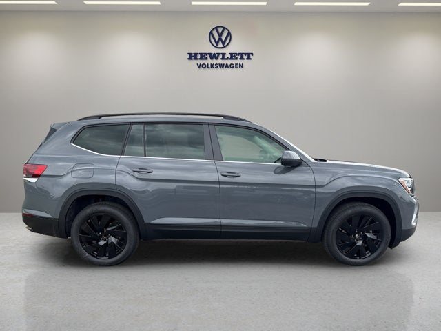 2026 Volkswagen Atlas 2.0T SE w/Technology and Panoramic Sunroof Package