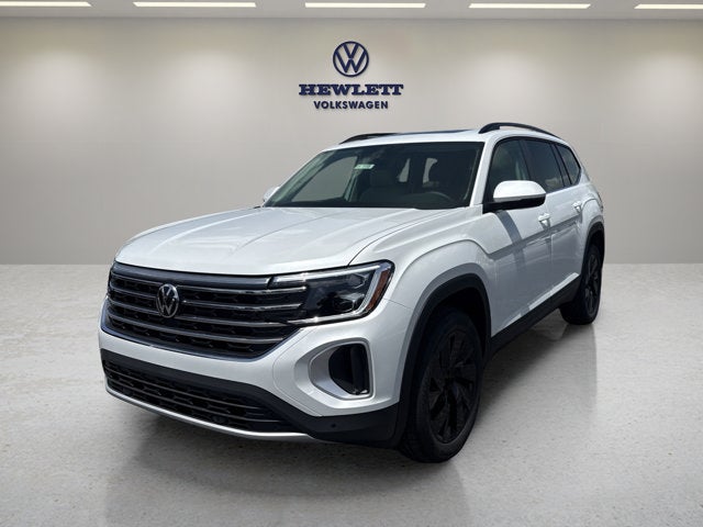 2026 Volkswagen Atlas 2.0T SE w/Technology and Panoramic Sunroof Package