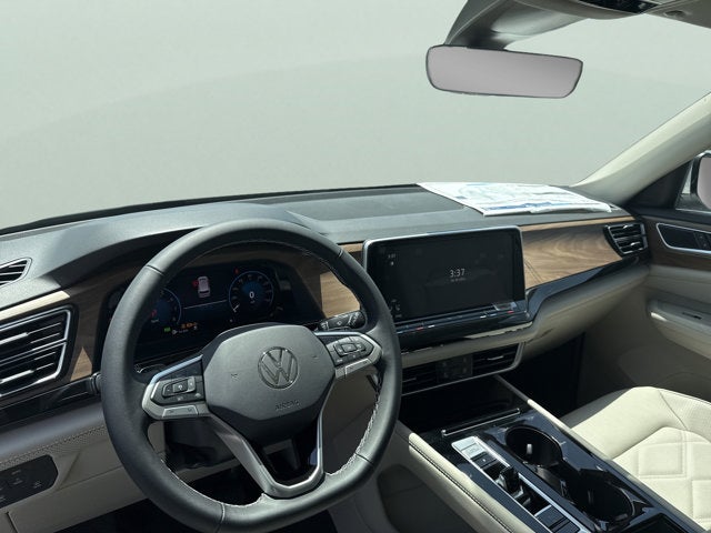 2026 Volkswagen Atlas 2.0T SE w/Technology and Panoramic Sunroof Package