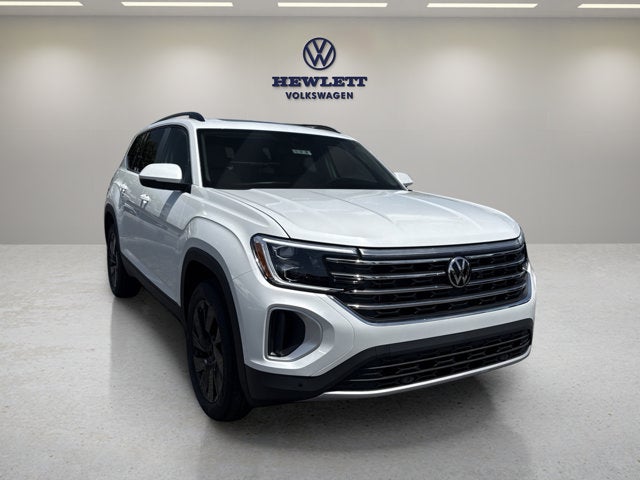 2026 Volkswagen Atlas 2.0T SE w/Technology and Panoramic Sunroof Package