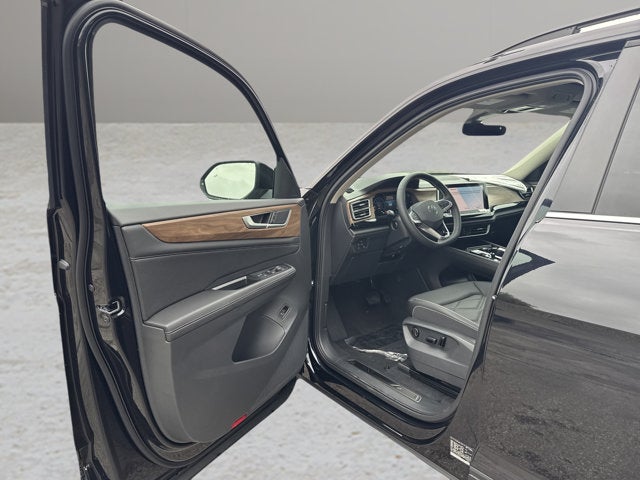 2026 Volkswagen Atlas 2.0T SE w/Technology and Panoramic Sunroof Package