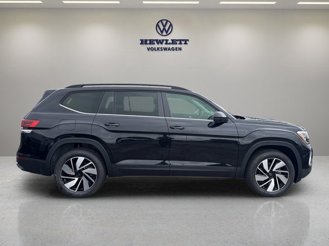 2026 Volkswagen Atlas 2.0T SE w/Technology and Panoramic Sunroof Package