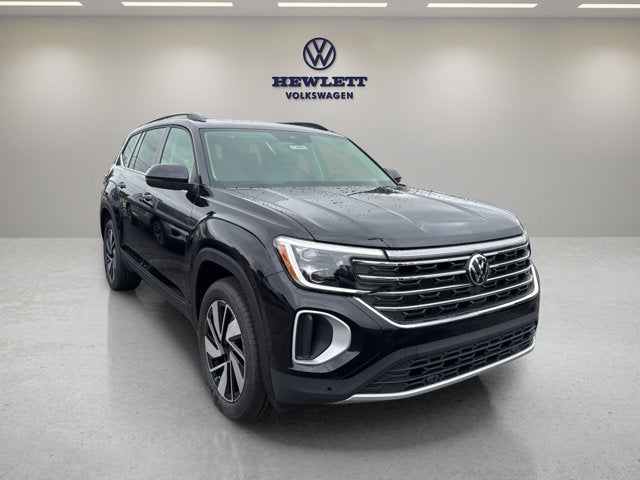 2026 Volkswagen Atlas 2.0T SE w/Technology and Panoramic Sunroof Package