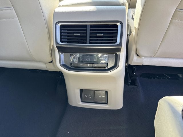 2026 Volkswagen Atlas 2.0T SE w/Technology and Panoramic Sunroof Package