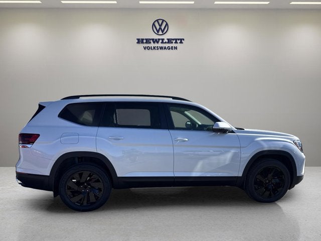 2026 Volkswagen Atlas 2.0T SE w/Technology and Panoramic Sunroof Package