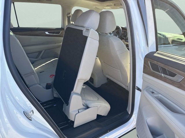 2026 Volkswagen Atlas 2.0T SE w/Technology and Panoramic Sunroof Package