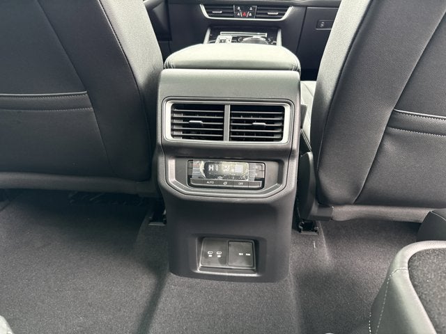 2026 Volkswagen Atlas 2.0T SE w/Technology with Captain's Chairs and Panoramic Sunroof Package