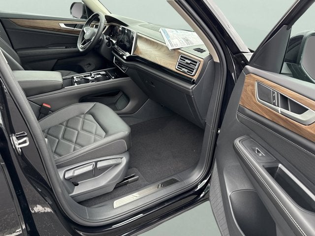 2026 Volkswagen Atlas 2.0T SE w/Technology with Captain's Chairs and Panoramic Sunroof Package