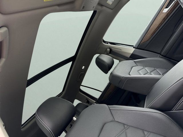 2026 Volkswagen Atlas 2.0T SE w/Technology with Captain's Chairs and Panoramic Sunroof Package