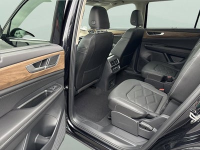 2026 Volkswagen Atlas 2.0T SE w/Technology with Captain's Chairs and Panoramic Sunroof Package