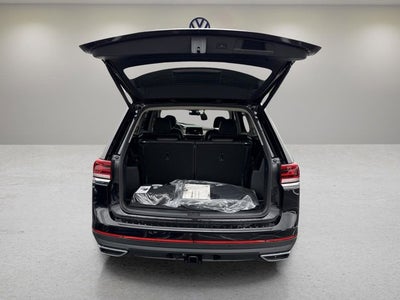 2026 Volkswagen Atlas 2.0T SE w/Technology with Captain's Chairs and Panoramic Sunroof Package