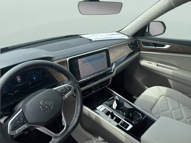 2026 Volkswagen Atlas 2.0T SE w/Technology and Panoramic Sunroof Package