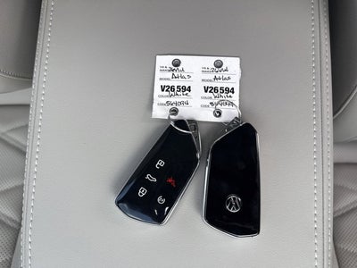 2026 Volkswagen Atlas 2.0T SE w/Technology and Panoramic Sunroof Package