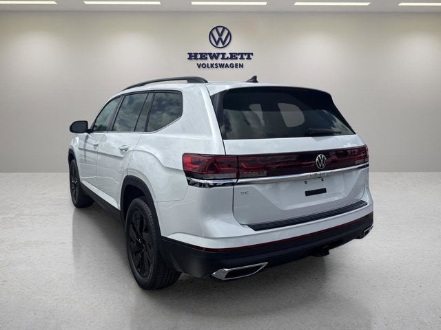 2026 Volkswagen Atlas 2.0T SE w/Technology and Panoramic Sunroof Package