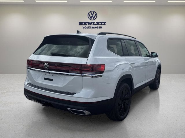 2026 Volkswagen Atlas 2.0T SE w/Technology and Panoramic Sunroof Package