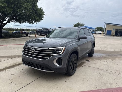 2026 Volkswagen Atlas 2.0T SE w/Technology with Captain's Chairs and Panoramic Sunroof Package