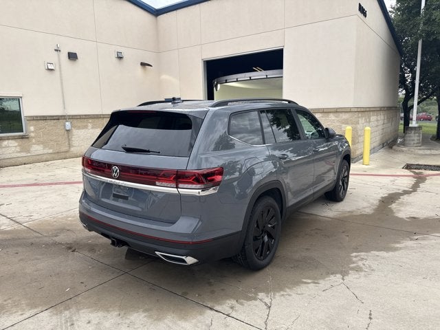 2026 Volkswagen Atlas 2.0T SE w/Technology with Captain's Chairs and Panoramic Sunroof Package