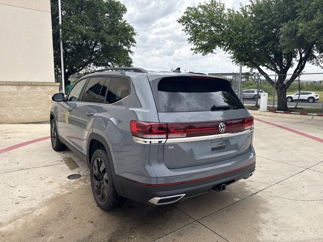 2026 Volkswagen Atlas 2.0T SE w/Technology with Captain's Chairs and Panoramic Sunroof Package