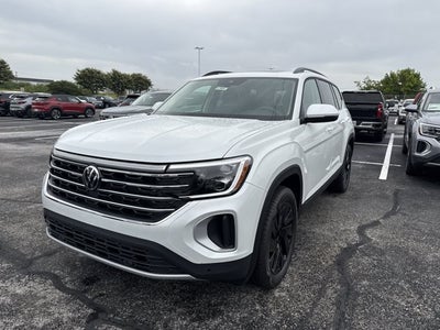 2026 Volkswagen Atlas 2.0T SE w/Technology with Captain's Chairs and Panoramic Sunroof Package