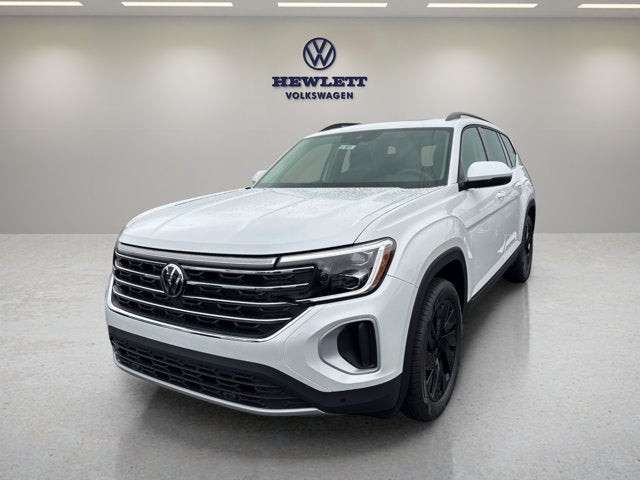 2026 Volkswagen Atlas 2.0T SE w/Technology with Captain's Chairs and Panoramic Sunroof Package