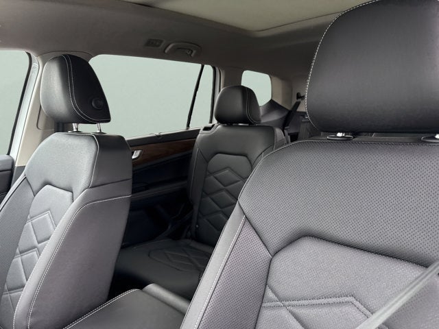 2026 Volkswagen Atlas 2.0T SE w/Technology with Captain's Chairs and Panoramic Sunroof Package