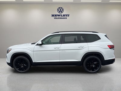2026 Volkswagen Atlas 2.0T SE w/Technology with Captain's Chairs and Panoramic Sunroof Package