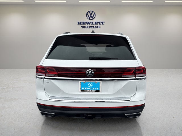 2026 Volkswagen Atlas 2.0T SE w/Technology with Captain's Chairs and Panoramic Sunroof Package