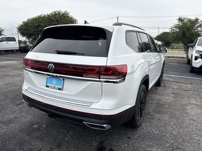 2026 Volkswagen Atlas 2.0T SE w/Technology with Captain's Chairs and Panoramic Sunroof Package