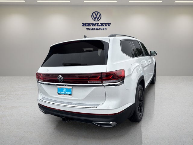 2026 Volkswagen Atlas 2.0T SE w/Technology with Captain's Chairs and Panoramic Sunroof Package