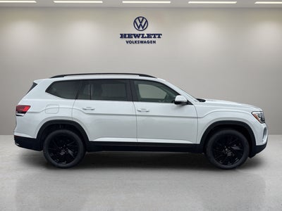 2026 Volkswagen Atlas 2.0T SE w/Technology with Captain's Chairs and Panoramic Sunroof Package