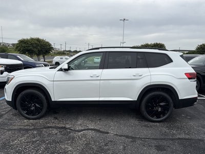 2026 Volkswagen Atlas 2.0T SE w/Technology with Captain's Chairs and Panoramic Sunroof Package