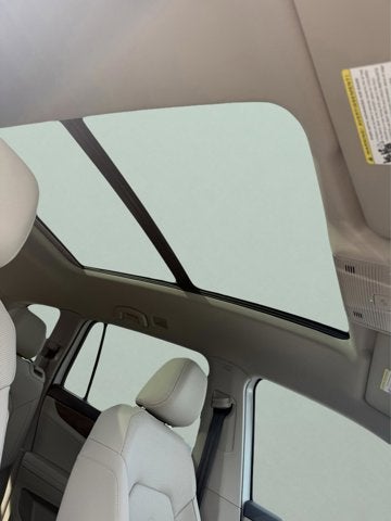 2026 Volkswagen Atlas 2.0T SE w/Technology and Panoramic Sunroof Package