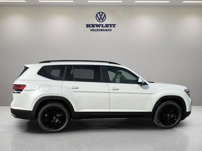 2026 Volkswagen Atlas 2.0T SE w/Technology and Panoramic Sunroof Package