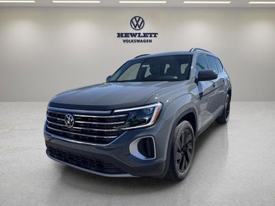 2026 Volkswagen Atlas 2.0T SE w/Technology with Captain's Chairs and Panoramic Sunroof Package