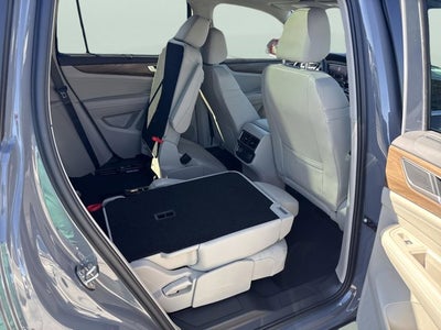 2026 Volkswagen Atlas 2.0T SE w/Technology with Captain's Chairs and Panoramic Sunroof Package