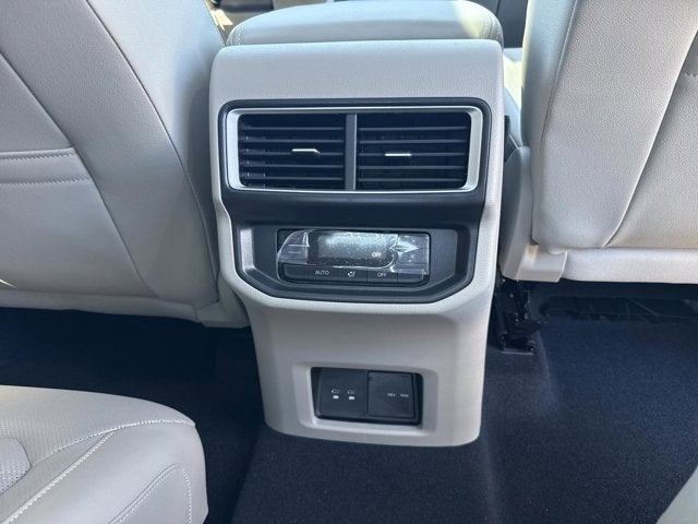 2026 Volkswagen Atlas 2.0T SE w/Technology with Captain's Chairs and Panoramic Sunroof Package