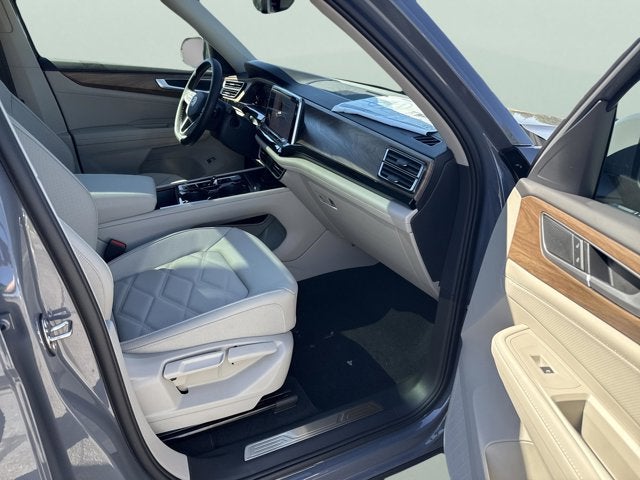2026 Volkswagen Atlas 2.0T SE w/Technology with Captain's Chairs and Panoramic Sunroof Package