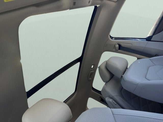 2026 Volkswagen Atlas 2.0T SE w/Technology with Captain's Chairs and Panoramic Sunroof Package