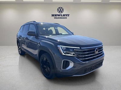 2026 Volkswagen Atlas 2.0T SE w/Technology with Captain's Chairs and Panoramic Sunroof Package