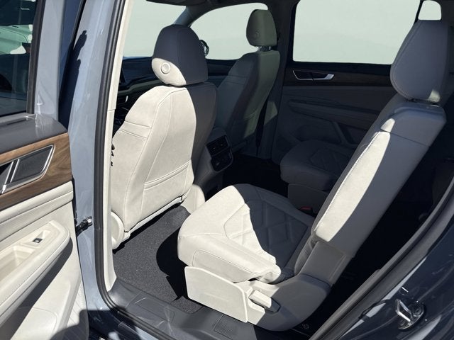 2026 Volkswagen Atlas 2.0T SE w/Technology with Captain's Chairs and Panoramic Sunroof Package