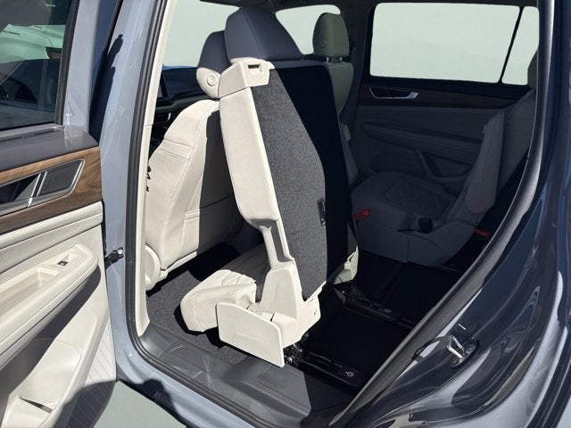 2026 Volkswagen Atlas 2.0T SE w/Technology with Captain's Chairs and Panoramic Sunroof Package