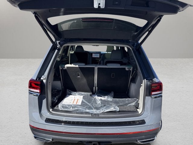 2026 Volkswagen Atlas 2.0T SE w/Technology with Captain's Chairs and Panoramic Sunroof Package