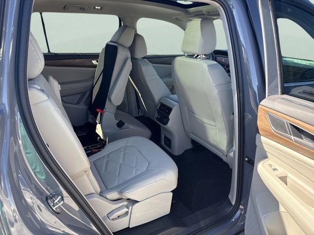 2026 Volkswagen Atlas 2.0T SE w/Technology with Captain's Chairs and Panoramic Sunroof Package