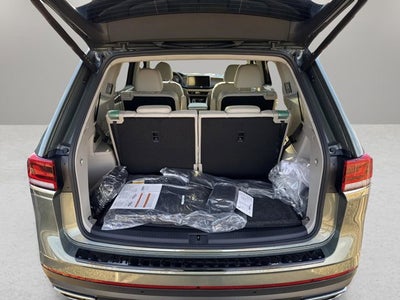 2026 Volkswagen Atlas 2.0T SE w/Technology with Captain's Chairs and Panoramic Sunroof Package