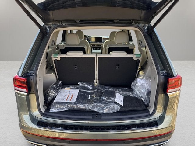 2026 Volkswagen Atlas 2.0T SE w/Technology with Captain's Chairs and Panoramic Sunroof Package