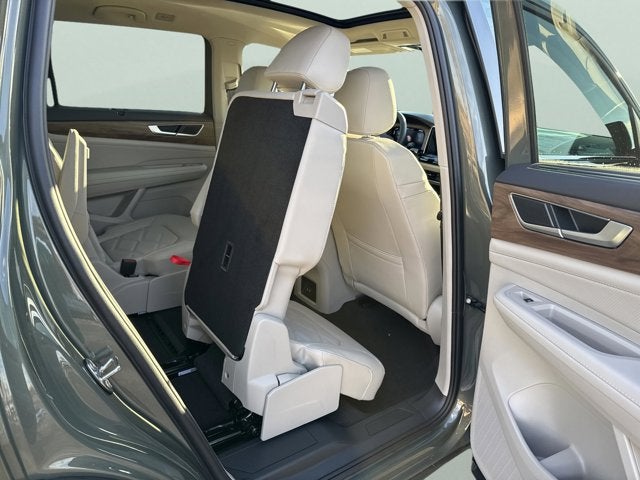 2026 Volkswagen Atlas 2.0T SE w/Technology with Captain's Chairs and Panoramic Sunroof Package