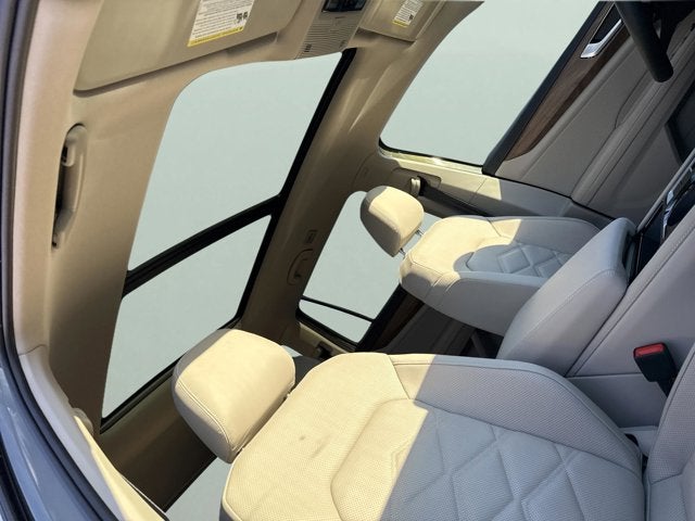 2026 Volkswagen Atlas 2.0T SE w/Technology with Captain's Chairs and Panoramic Sunroof Package