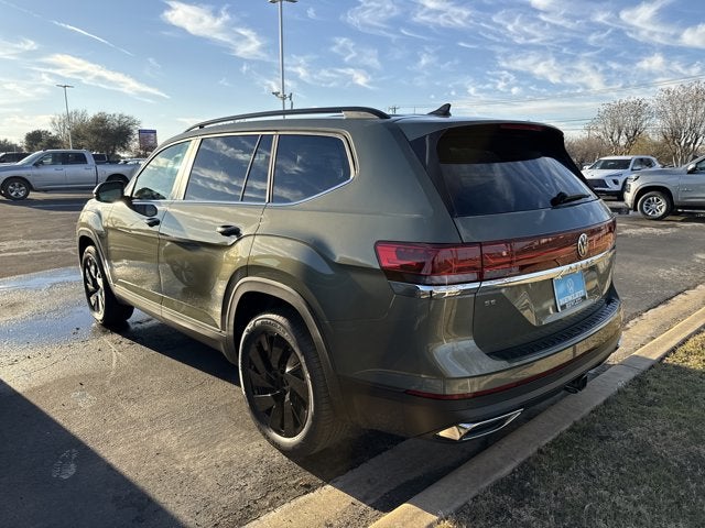 2026 Volkswagen Atlas 2.0T SE w/Technology with Captain's Chairs and Panoramic Sunroof Package