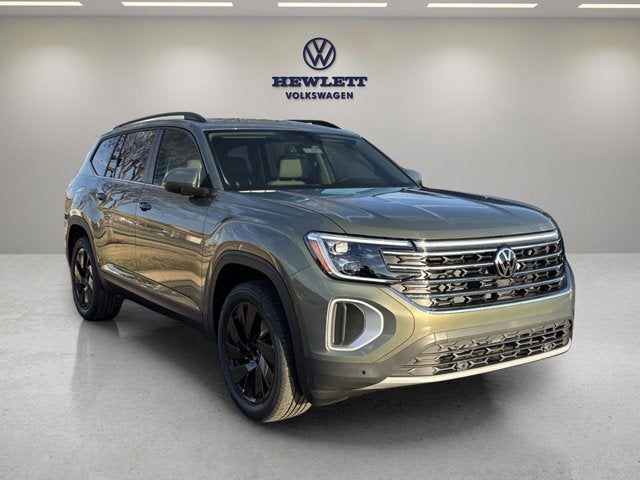 2026 Volkswagen Atlas 2.0T SE w/Technology with Captain's Chairs and Panoramic Sunroof Package